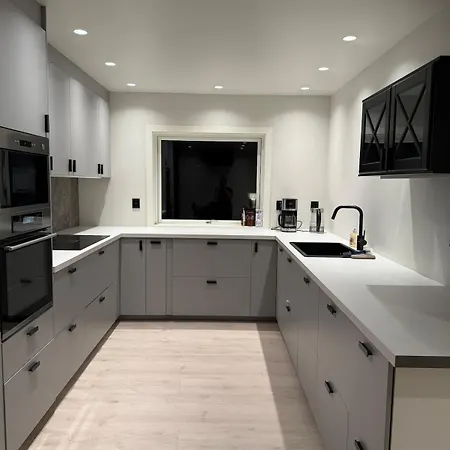 Brand New Apartment, Centrally Located In * Alta