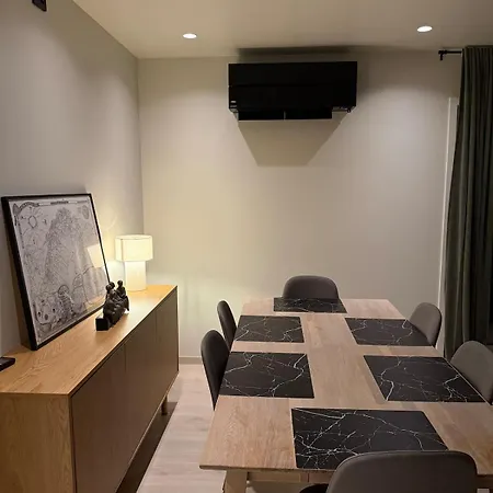 Brand New Apartment, Centrally Located In Apartment *